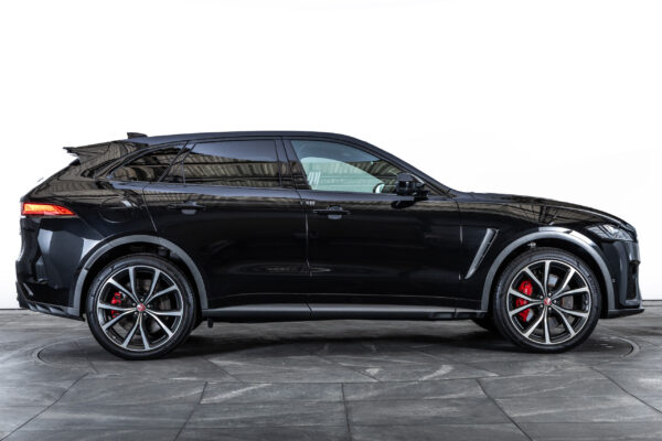 Fペイス SVR 5.0L P550 4WD