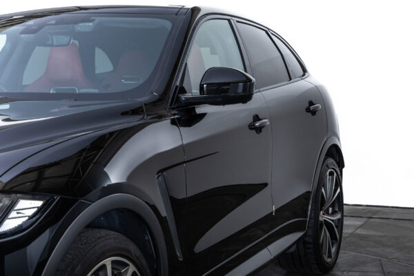 Fペイス SVR 5.0L P550 4WD