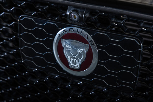 Fペイス SVR 5.0L P550 4WD