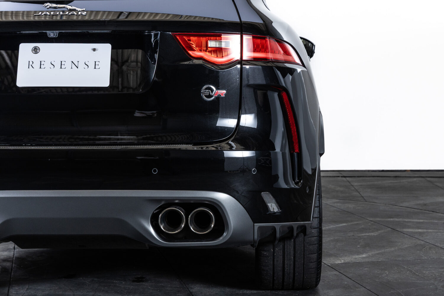 Fペイス SVR 5.0L P550 4WD