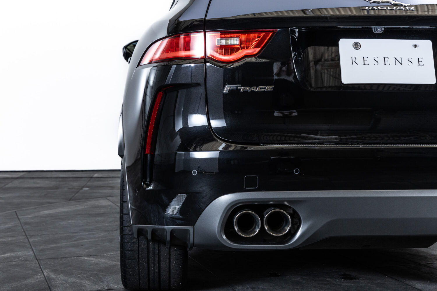 Fペイス SVR 5.0L P550 4WD