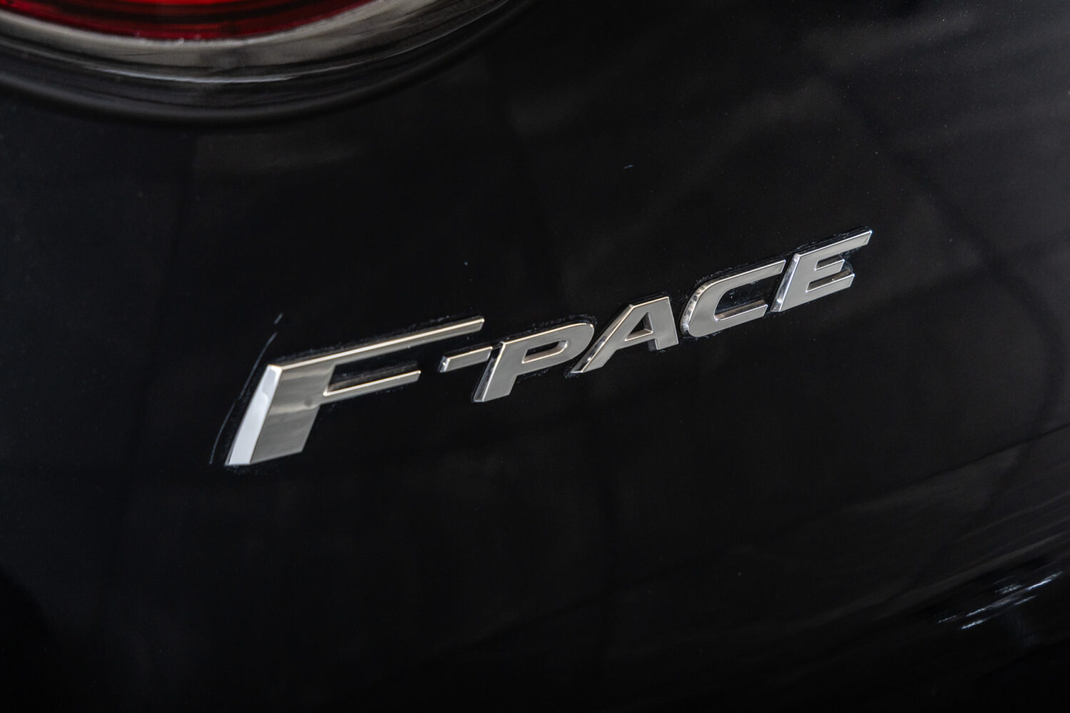 Fペイス SVR 5.0L P550 4WD