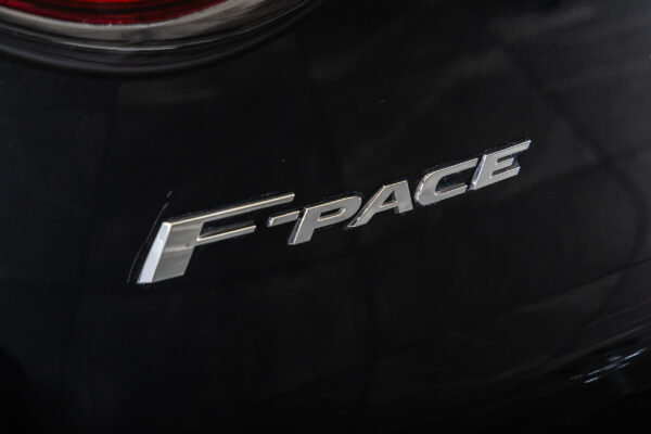 Fペイス SVR 5.0L P550 4WD