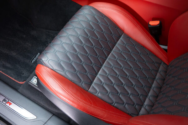 Fペイス SVR 5.0L P550 4WD