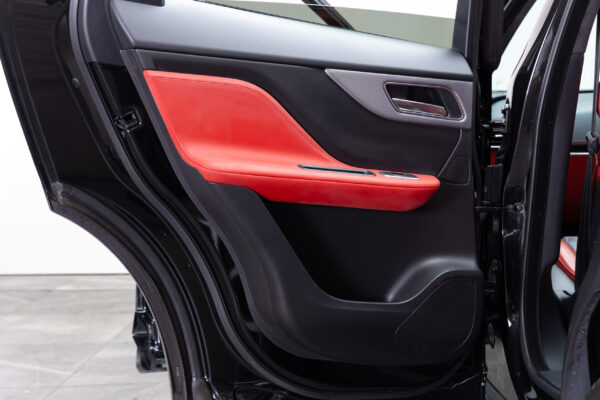 Fペイス SVR 5.0L P550 4WD