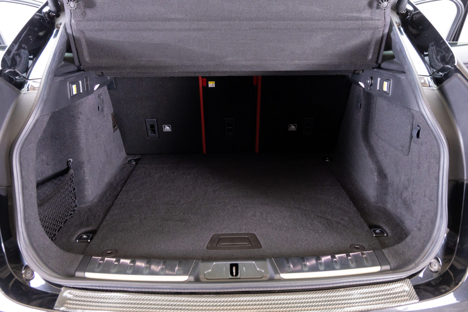 Fペイス SVR 5.0L P550 4WD