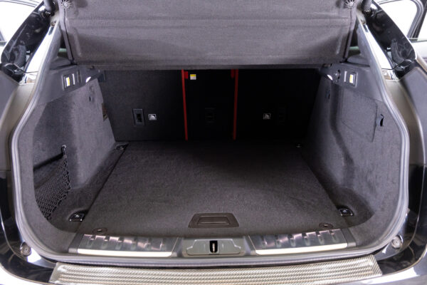Fペイス SVR 5.0L P550 4WD