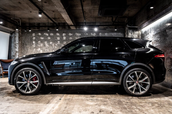 Fペイス SVR 5.0L P550 4WD