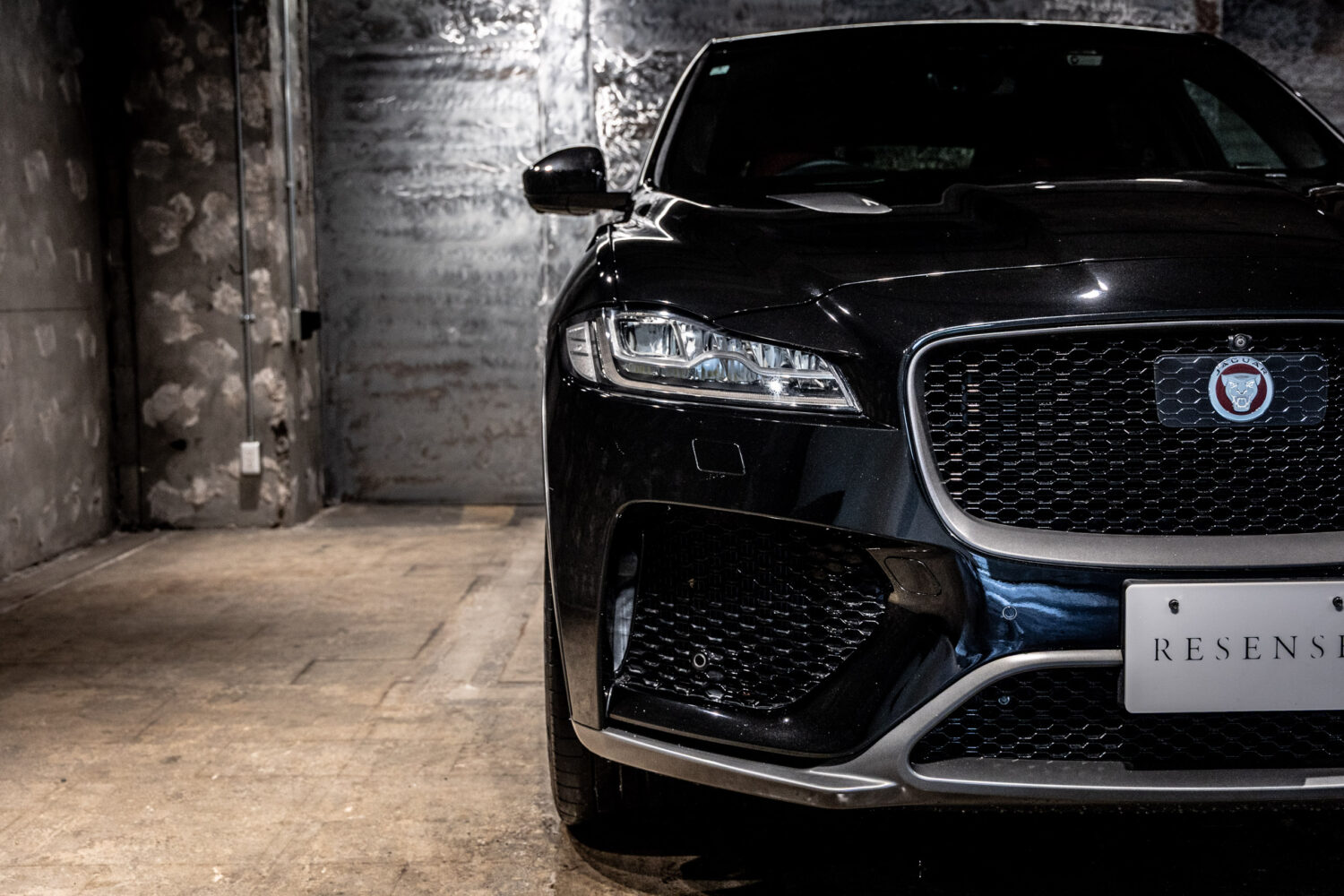Fペイス SVR 5.0L P550 4WD