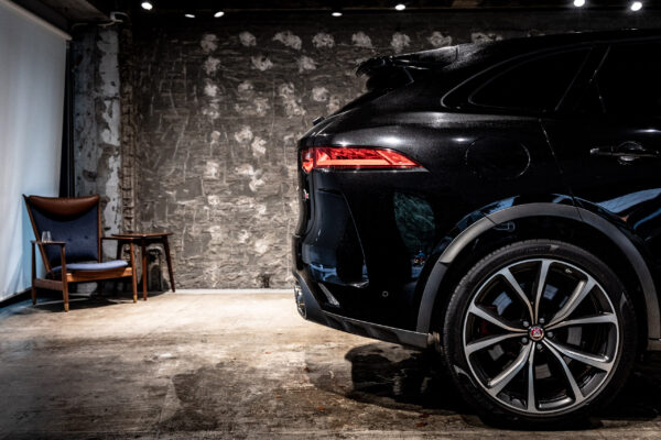 Fペイス SVR 5.0L P550 4WD