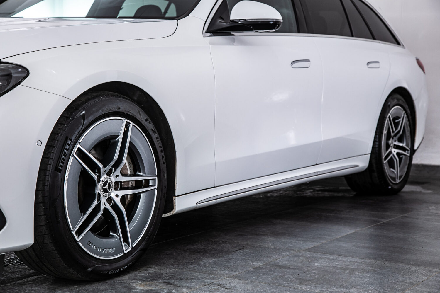Eクラス E220d ワゴン アバンギャルド ISG 搭載