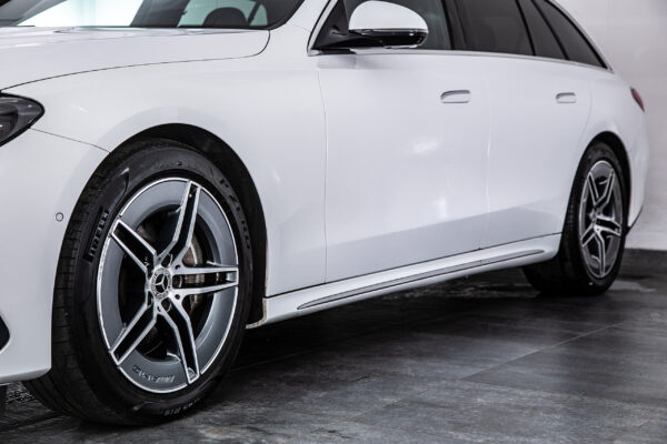 Eクラス E220d ワゴン アバンギャルド ISG 搭載