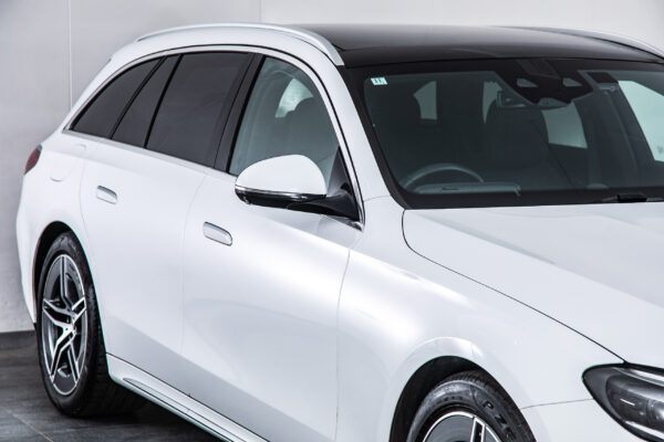 Eクラス E220d ワゴン アバンギャルド ISG 搭載