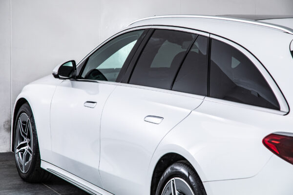 Eクラス E220d ワゴン アバンギャルド ISG 搭載