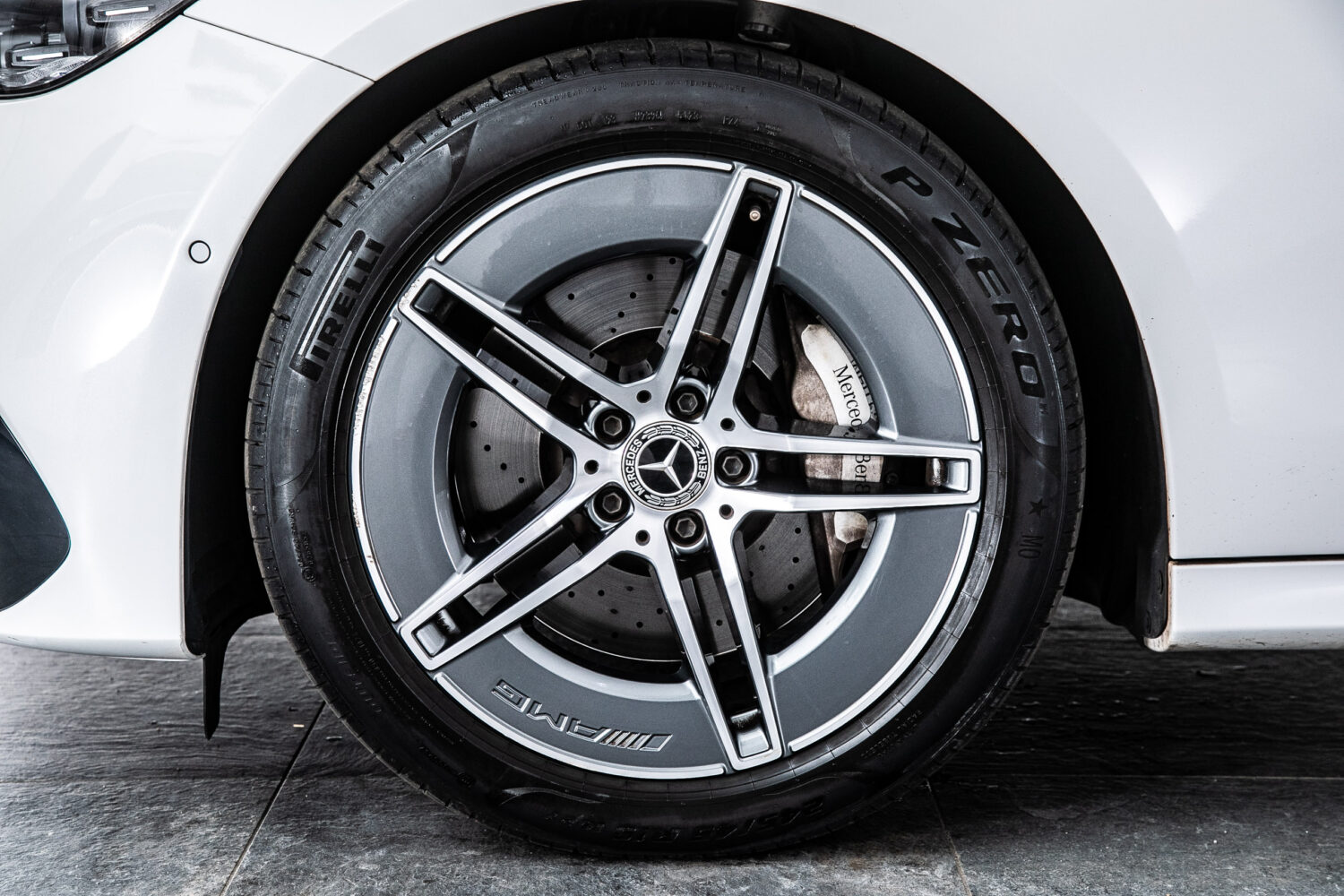Eクラス E220d ワゴン アバンギャルド ISG 搭載