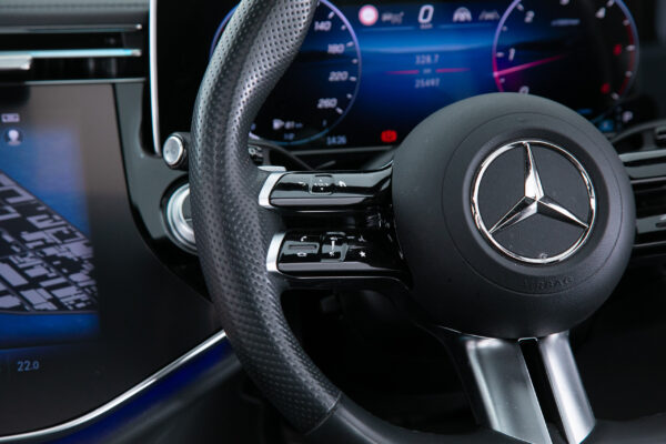 Eクラス E220d ワゴン アバンギャルド ISG 搭載