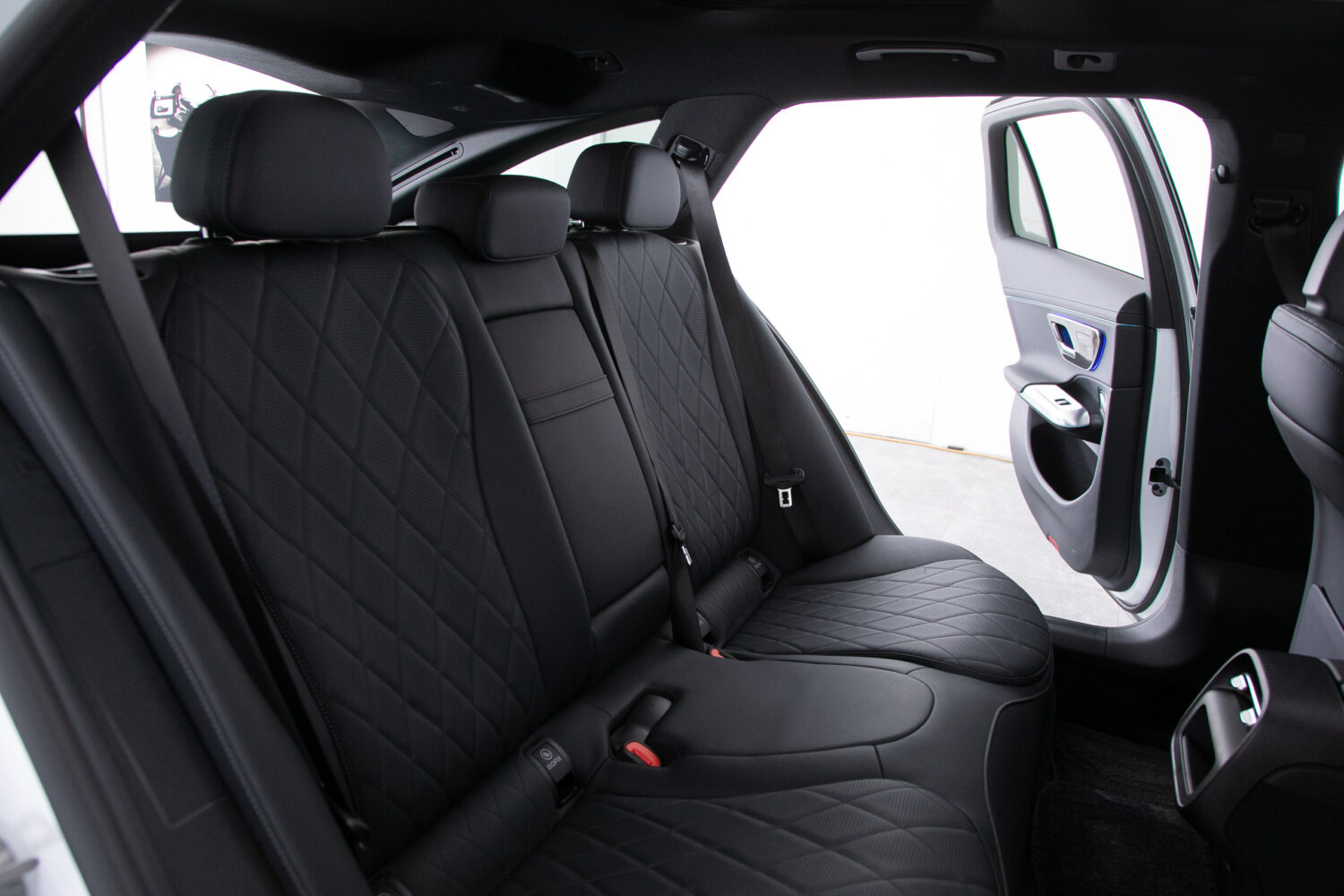 Eクラス E220d ワゴン アバンギャルド ISG 搭載