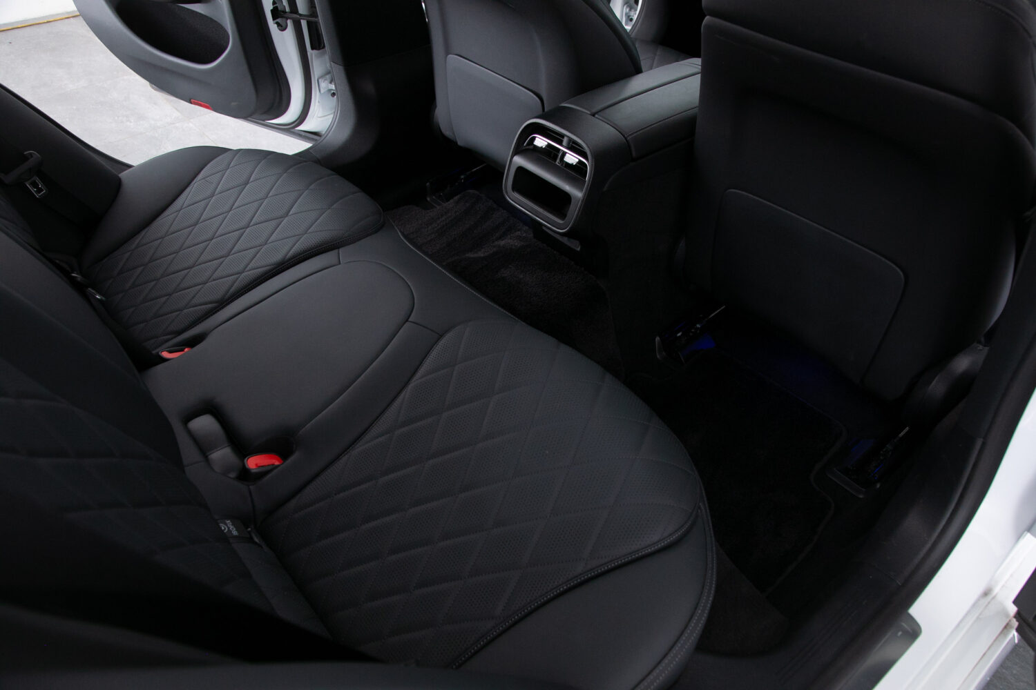 Eクラス E220d ワゴン アバンギャルド ISG 搭載
