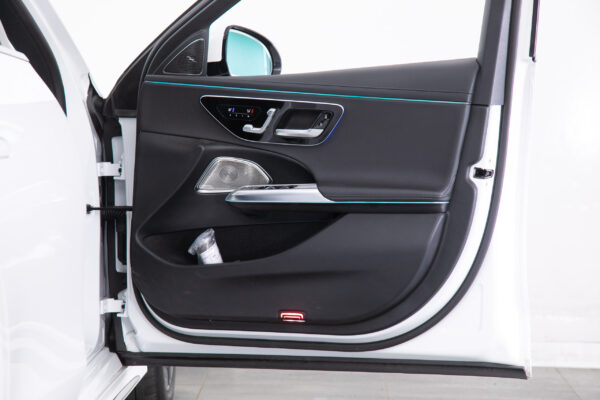 Eクラス E220d ワゴン アバンギャルド ISG 搭載