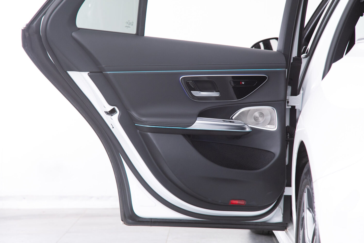 Eクラス E220d ワゴン アバンギャルド ISG 搭載