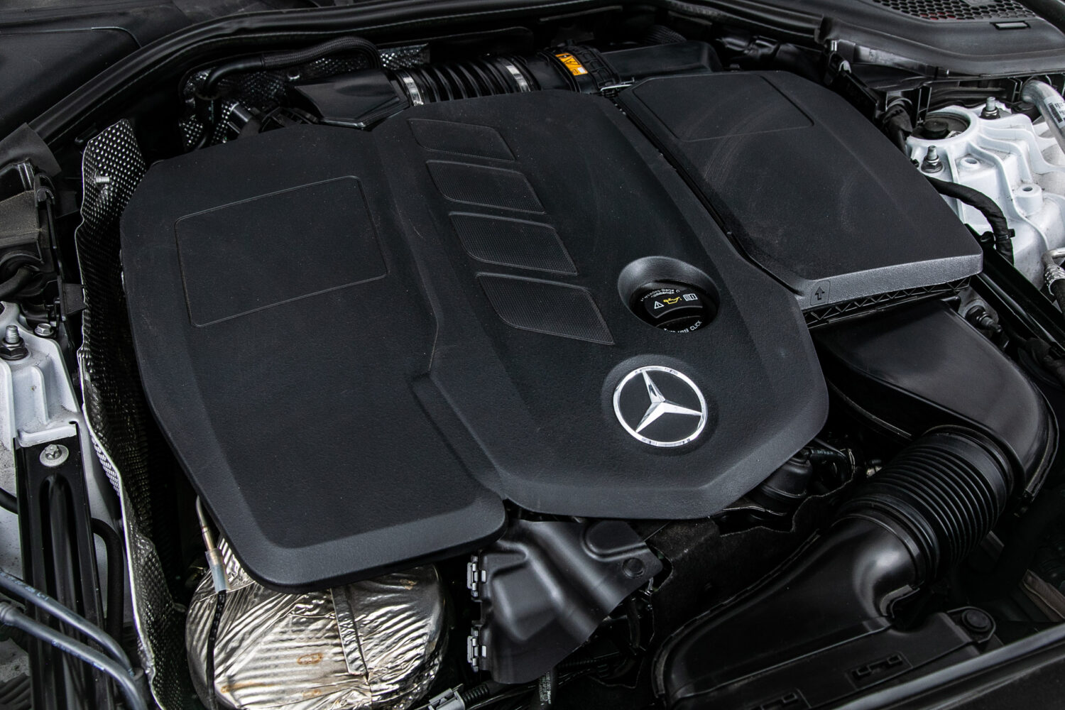 Eクラス E220d ワゴン アバンギャルド ISG 搭載
