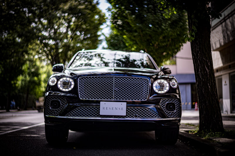 ベントレー・ベンテイガ V8（2021）王道となったパイオニア
